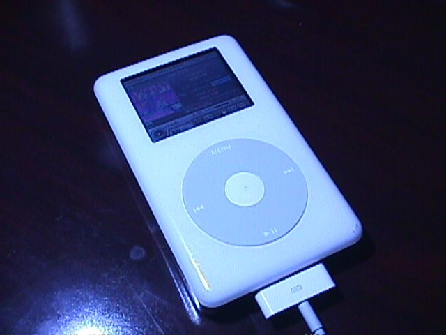 photo of my ipod photo which is technically an ipod with color screen but that name sucks so it's an ipod photo shut up.